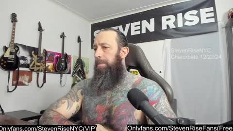 Snapshot of stevenrisenyc chatting on December 23, 2:35 am StevenRiseNYC online show from December 23, 2:35 am