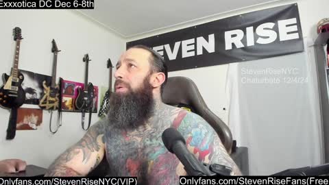 Snapshot of stevenrisenyc chatting on December 5, 2:09 am StevenRiseNYC online show from December 5, 2:09 am