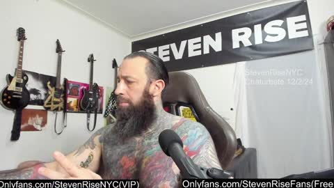 Snapshot of stevenrisenyc chatting on December 3, 1:17 am StevenRiseNYC online show from December 3, 1:17 am