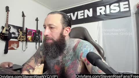 Snapshot of stevenrisenyc chatting on December 11, 1:28 am StevenRiseNYC online show from December 11, 1:28 am