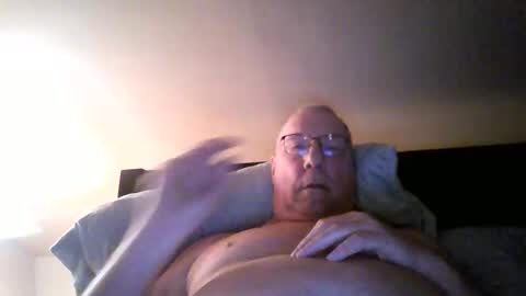 Snapshot of stew1014 chatting on December 26, 10:26 am bobby online show from December 26, 10:26 am