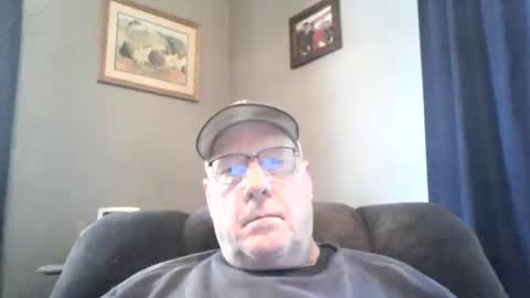 Snapshot of stew1014 chatting on September 25, 3:44 pm bobby online show from September 25, 3:44 pm