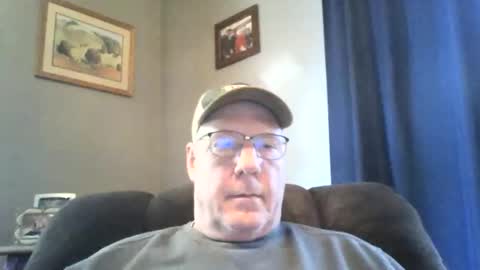Snapshot of stew1014 chatting on October 23, 2:09 pm bobby online show from October 23, 2:09 pm