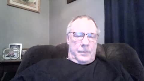 Snapshot of stew1014 chatting on February 15, 1:05 pm bobby online show from February 15, 1:05 pm