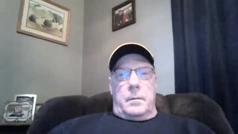 Snapshot of stew1014 chatting on February 21, 12:50 pm bobby online show from February 21, 12:50 pm