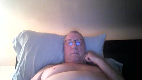 Snapshot of stew1014 chatting on January 10, 9:44 am bobby online show from January 10, 9:44 am