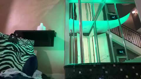 stikkkk332102 online show from February 17, 12:37 pm