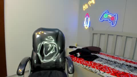 Stiwen online show from October 24, 3:58 pm