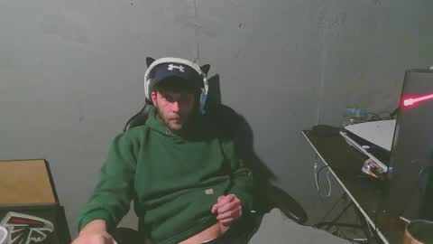 Snapshot of stonedpanda77 chatting on January 10, 5:37 am stonedpanda77 online show from January 10, 5:37 am