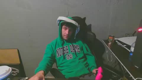 Snapshot of stonedpanda77 chatting on December 19, 5:40 am stonedpanda77 online show from December 19, 5:40 am