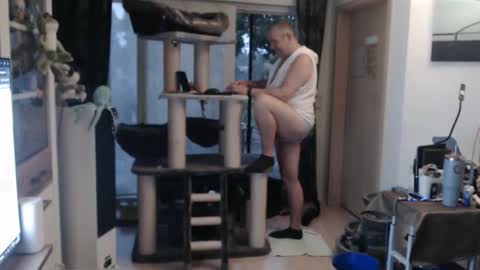 Snapshot of stranger1966 chatting on October 8, 5:34 am Stranger online show from October 8, 5:34 am