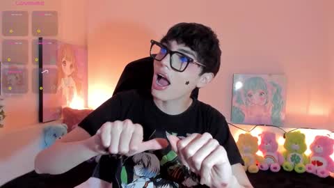 strawberry_kitty_ online show from February 20, 4:09 am