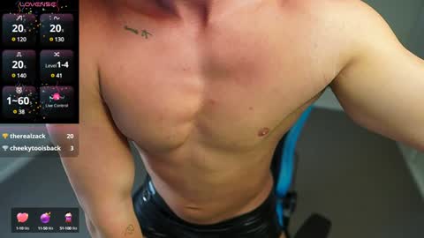 Snapshot of streatmeat chatting on December 8, 9:57 am streatmeat online show from December 8, 9:57 am