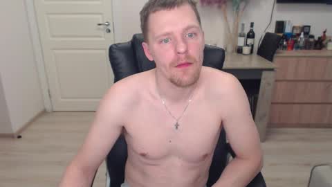 strong_guy_xxx online show from November 13, 9:03 am