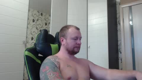 Snapshot of strongass18 chatting on January 12, 10:45 am Alex online show from January 12, 10:45 am