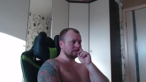 Snapshot of strongass18 chatting on January 9, 9:06 am Alex online show from January 9, 9:06 am