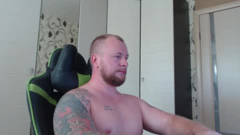 Snapshot of strongass18 chatting on September 13, 8:59 am Alex online show from September 13, 8:59 am
