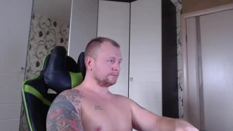 Snapshot of strongass18 chatting on December 27, 9:06 am Alex online show from December 27, 9:06 am
