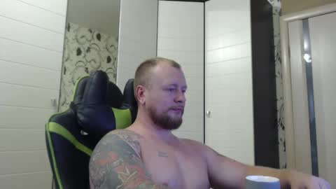 Snapshot of strongass18 chatting on September 20, 10:37 am Alex online show from September 20, 10:37 am