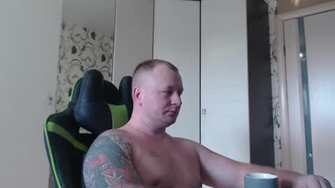 Snapshot of strongass18 chatting on March 1, 10:24 am Alex online show from March 1, 10:24 am