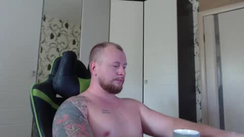 Snapshot of strongass18 chatting on September 16, 8:59 am Alex online show from September 16, 8:59 am