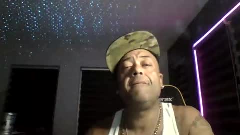 Snapshot of stronglikbullse619259 chatting on October 5, 2:15 am stronglikbullse619259 online show from October 5, 2:15 am