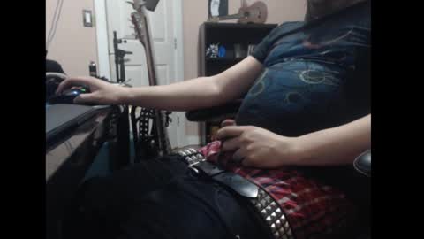 studbeltbro online show from December 29, 5:42 am