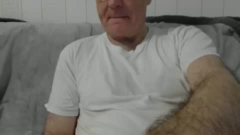 subforlatinas online show from December 15, 8:11 am