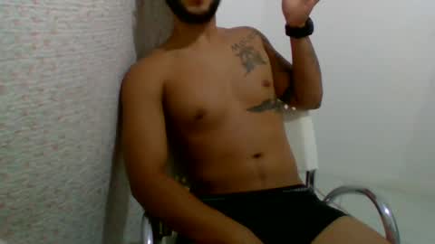Snapshot of suetsemsay chatting on February 18, 3:53 am suetsemsay online show from February 18, 3:53 am