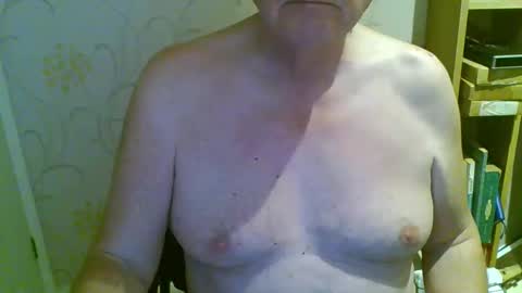 suffolkboy4 online show from February 25, 8:43 pm