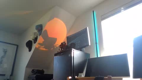 Sugar online show from April 17, 9:50 pm