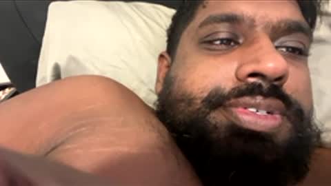 Let me be your knight that saves you online show from November 28, 6:10 pm