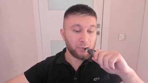 Jonatan online show from December 11, 11:32 am