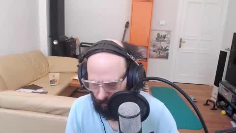 Snapshot of sunbeatshower chatting on September 13, 8:26 am sunbeatshower online show from September 13, 8:26 am