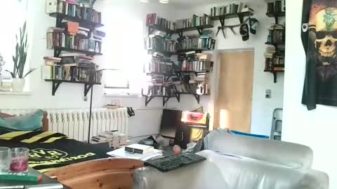 sunr1sa online show from April 11, 7:45 am