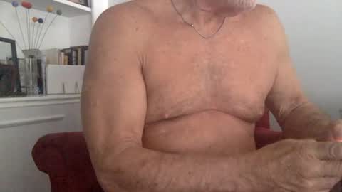 suntrdr077 online show from December 14, 6:15 pm