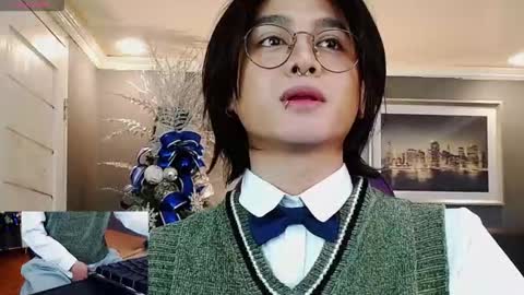 DYLAN online show from December 13, 9:43 pm