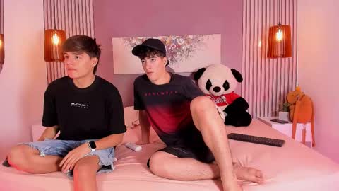 Snapshot of sweet_petter chatting on October 19, 12:52 pm Petter online show from October 19, 12:52 pm