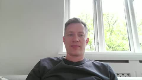 sweetsinner83 online show from May 20, 6:47 pm
