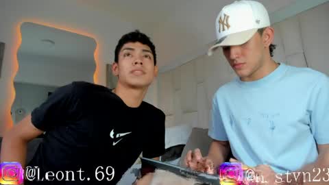 Steven online show from April 4, 10:29 pm