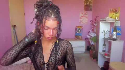 Snapshot of swettcabol chatting on January 16, 3:56 pm swettcabol online show from January 16, 3:56 pm