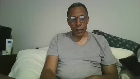 swimmerbod2495 online show from April 14, 4:34 am