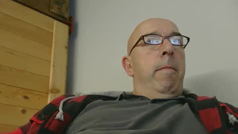 swissscooby55 online show from October 15, 5:48 am