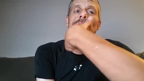 Snapshot of swontguy2025 chatting on September 13, 6:25 am swontguy2025 online show from September 13, 6:25 am