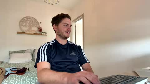 syl092 online show from April 10, 1:18 pm