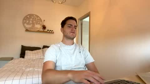 syl092 online show from July 2, 9:59 am