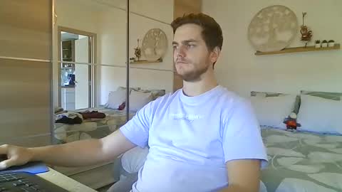 syl092 online show from November 17, 1:14 pm