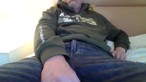 Snapshot of tallboy53 chatting on January 31, 9:48 am Ill tell you if you really want to know. online show from January 31, 9:48 am