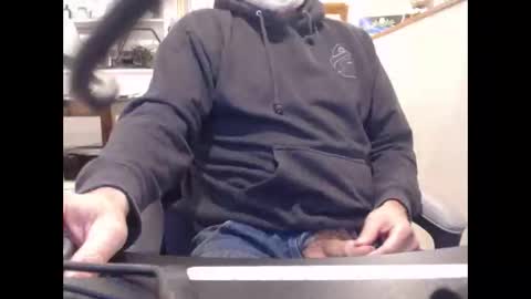 tallguy4unow online show from December 15, 1:41 pm