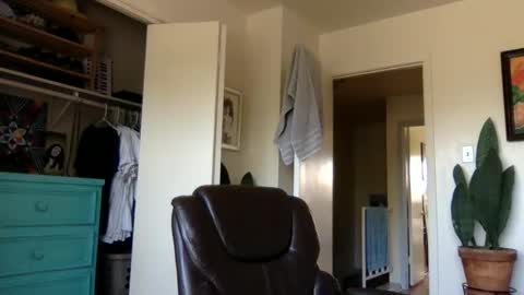 Dr. Love online show from February 9, 4:44 pm